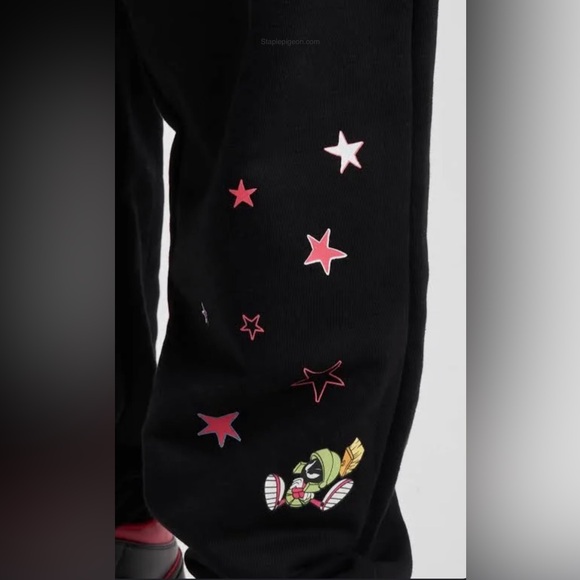 NWT Jeffery Staple That’s All Folks Looney Tunes Sweatpants - Picture 10 of 10